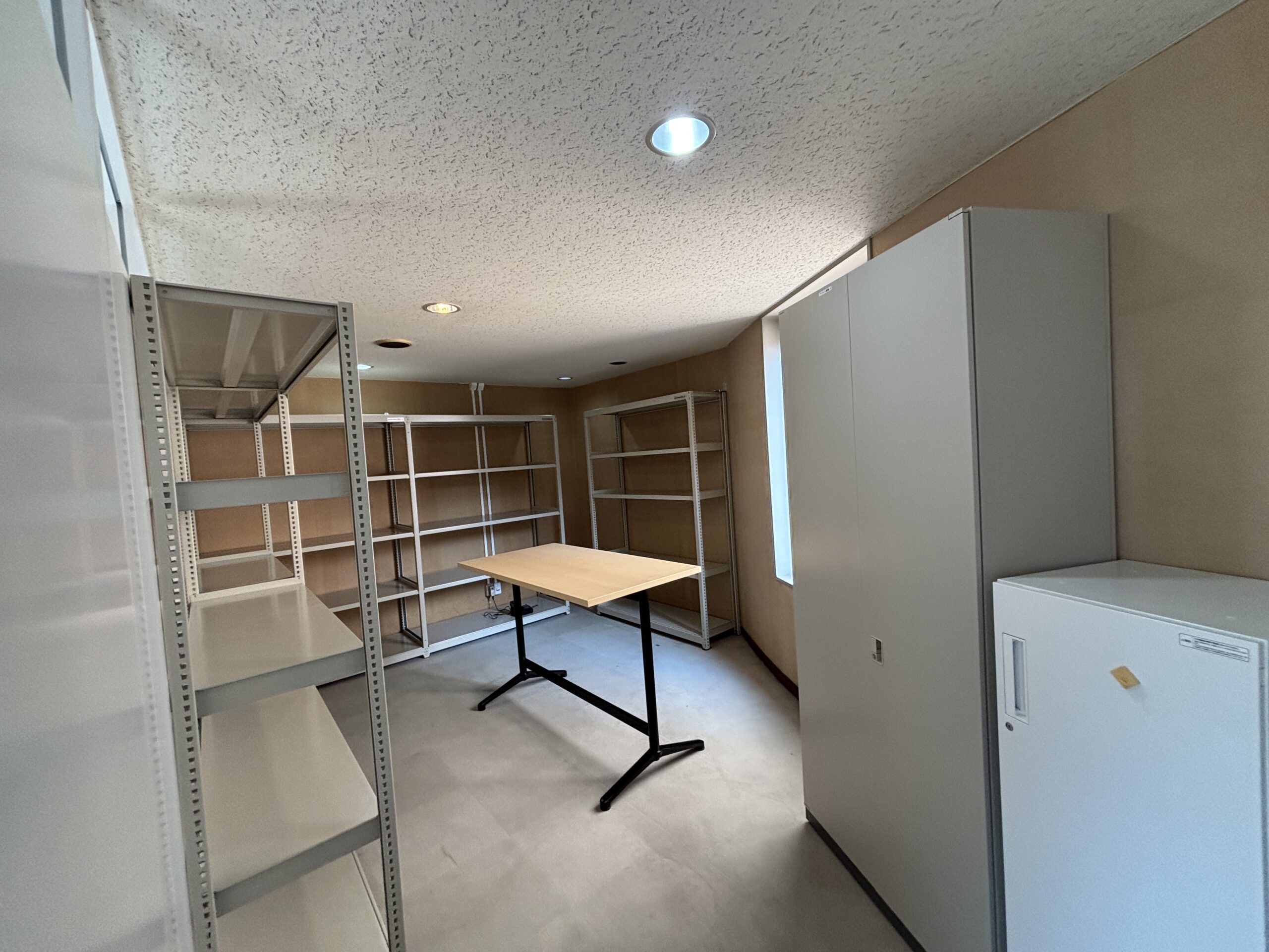 倉庫　室内